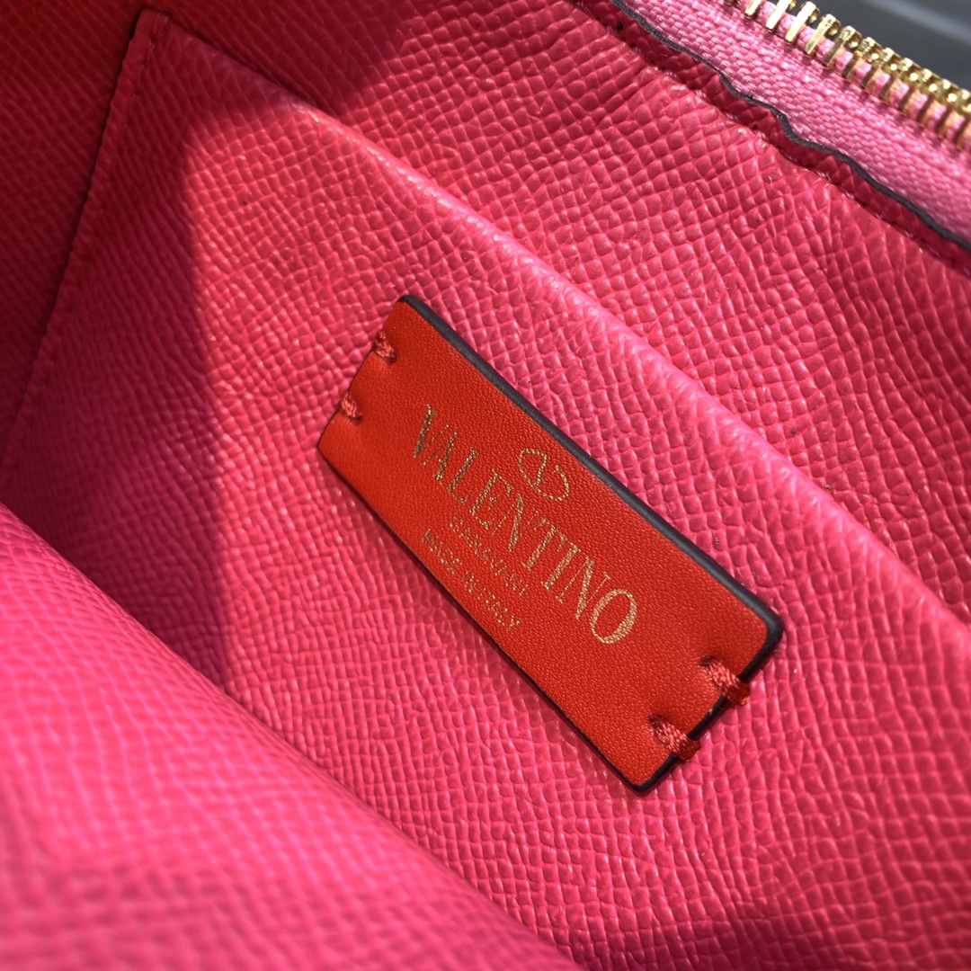 Valentino Garavani VLogo Signature Hobo Bag in Rose Pink Grainy Calfskin Leather 